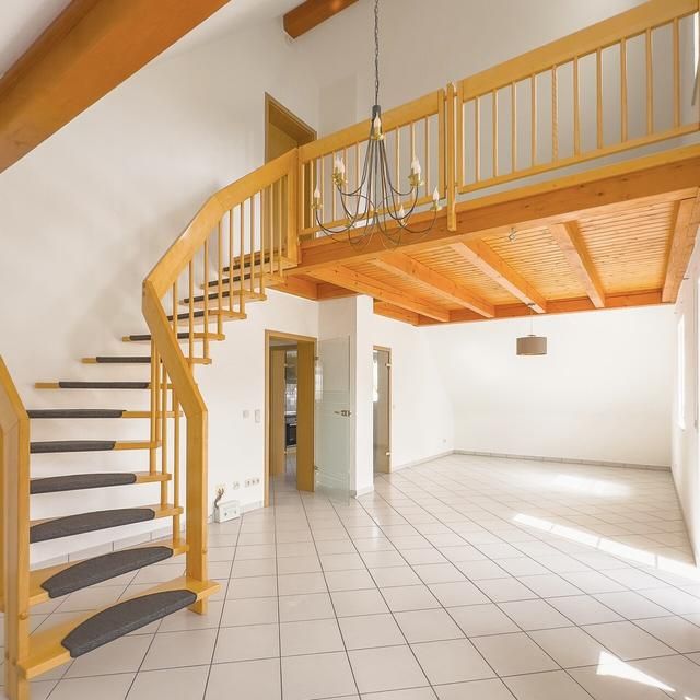 Lichtdurchflutete Maisonette-Wohnung mit gemütlichem Wohnflair - Photo 1