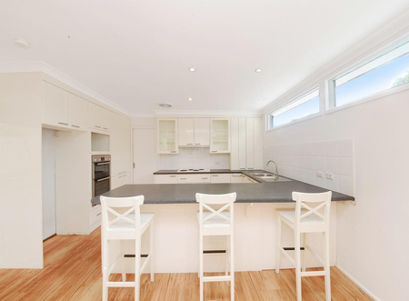 8 Paul Close, Hornsby Heights NSW 2077 - House For Rent | Domain - Photo 2