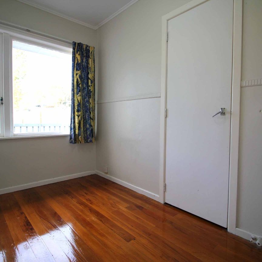 3 bedroom, Avondale - Photo 2