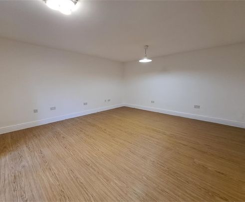 Flat 1, 26 Newmarket Road, Cambridge - Photo 1