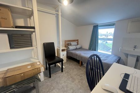 Crown Road - Photo 5