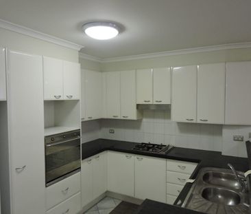 2 Bedroom, 2 Bathroom apartment with lock-up garage Available 16th ... - Photo 2