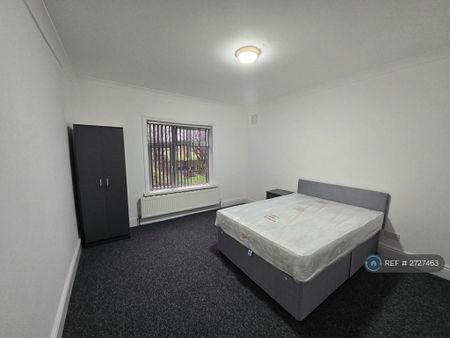 1 bedroom in a house share to rent - Photo 5