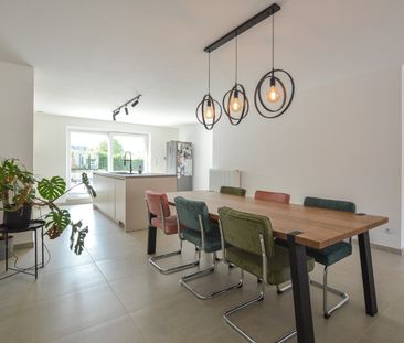 Ruim 2-slaapkamerappartement in het centrum van Oudenburg - Photo 1