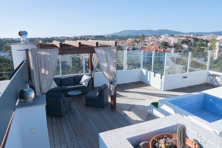 Deslumbrante penthouse com vista para o mar e amplo terraço, no centro de Cascais. - Photo 3