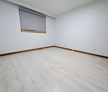 For Lease - 81 Purpledusk Trail, Toronto, Ontario - Photo 3