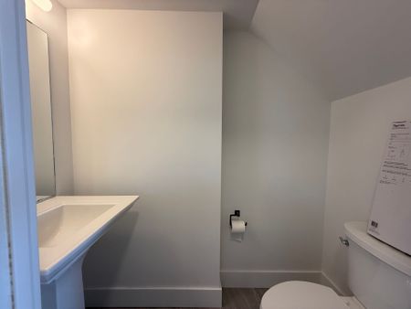 For Lease - 2782 Barton Estates Unit# 106, Hamilton, Ontario - Photo 2