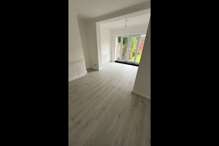 3 Bed Semi-Detached House, Brendon Avenue, M40 - Photo 3