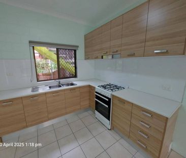 2 Br Unit CBD Kuranda Village. Walk to Everything - Photo 2