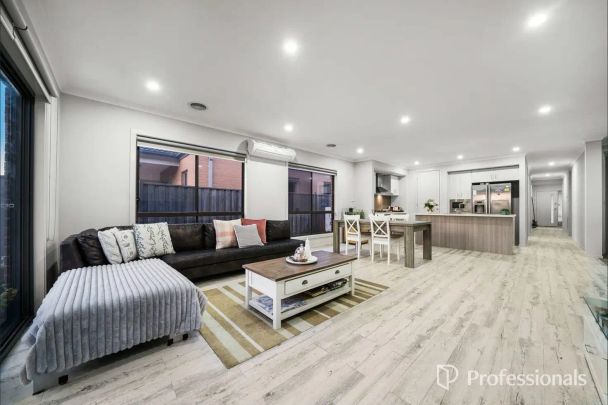 “Stunning Family Home in Prime Location” - Photo 1