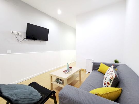 Nice room in Madrid - Photo 1