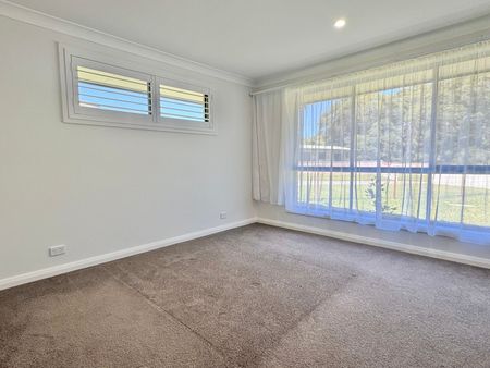 DELIGHTFUL FAMILY HOME - Photo 3