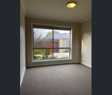 MODERN, PRIVATE AND WELL LOCATED! - Photo 1