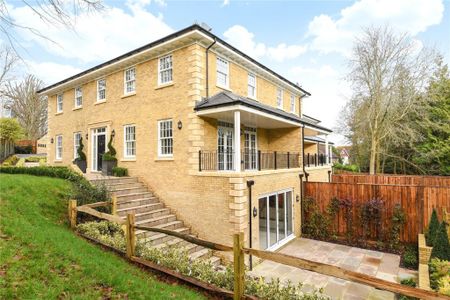 4 Bedroom House - Chilbolton Avenue, Winchester - Photo 3