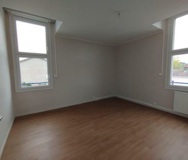 TYPE 2 MONTHUREUX SUR SAONE - Photo 1