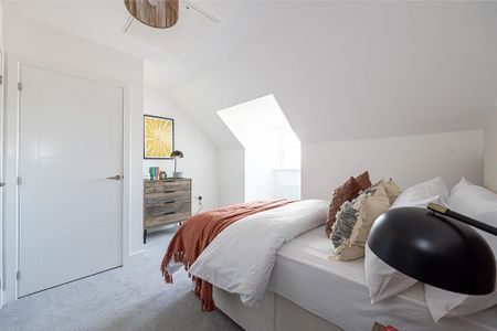 4 bedroom semi-detached house to rent - Photo 2