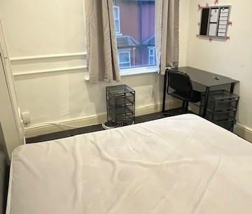 1 bedroom in a house share to rent - Photo 5