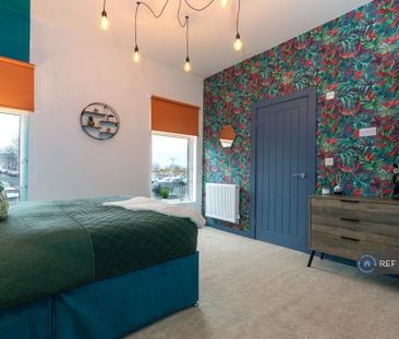 1 bedroom in a house share to rent - Photo 5