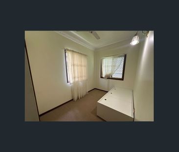 Quality 3-Bedroom Residence Offering Comfort and Convenience - Photo 2