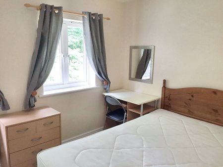 3 bed to rent in Roe Drive, Norwich, NR5 - Photo 5