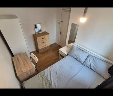 Room in a Shared House, Scotswood Walk, N17 - Photo 1