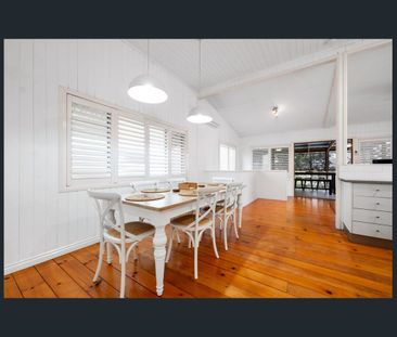 DUAL LIVING - CHARMING CHARACTER HOME - air conditioned - Photo 4