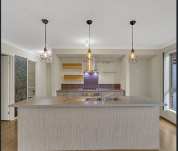 Cozy Family Home - Photo 5