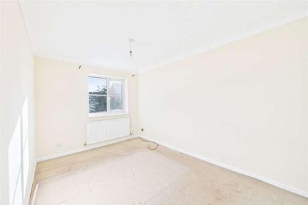 Winterbourne Walk, Frimley, Camberley, Surrey, GU16 - Photo 4