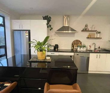 Sunny Fully Furnished Townhouse - Photo 4