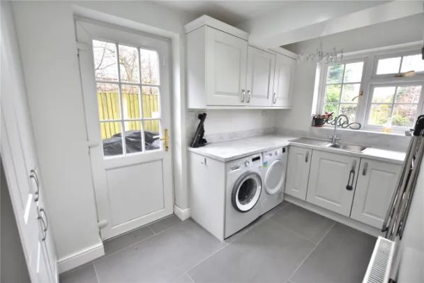 CM11, Norsey Road, Billericay - Photo 1