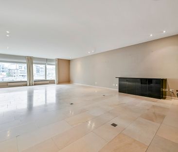 Zeer ruim appartement met groot terras op de Grote Markt! - Foto 4