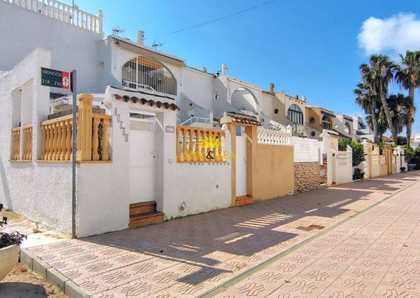 2 BEDROOM VILLA IN MIL PALMERAS