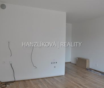Pronájem bytu 1+kk 28 m2 - Fotografie 5