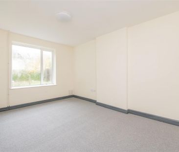 3 bed House To Let - Photo 2