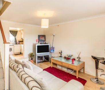 2 bedroom mid-terrace to rent Isaacson Drive, Wavendon Gate, MK7 7SA - Photo 4