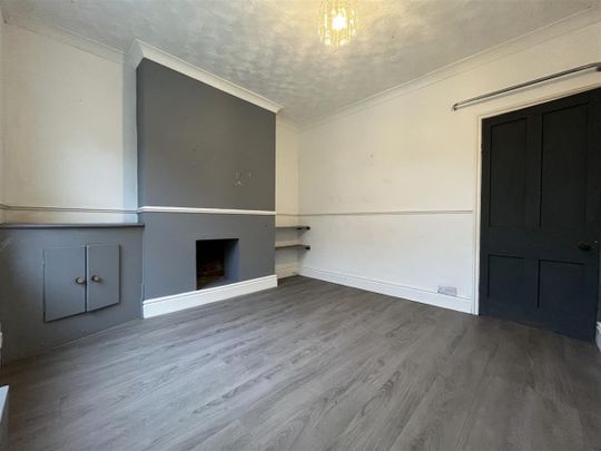 2 bedroom End of terrace house to rent - Photo 1