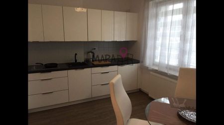 Duża, ładna kawalerka z balkonem - Zdjęcie 5