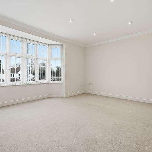 Hutton Road, Brentwood, CM15 - Photo 1