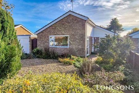 Old Vicarage Park, Narborough, PE32 - Photo 2