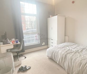 7 Bedroom Flat - Photo 3