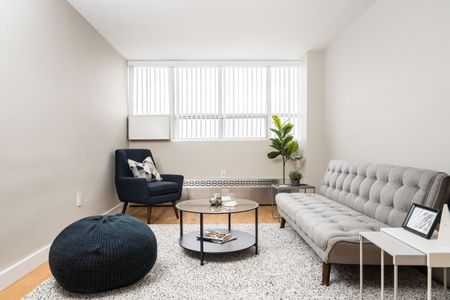 730 St Clarens Avenue - Photo 3