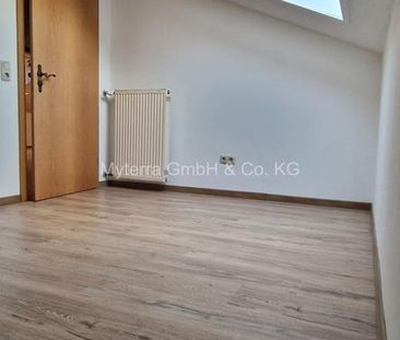 Dachgeschosswohnung mit traumhafter Aussicht - Foto 3