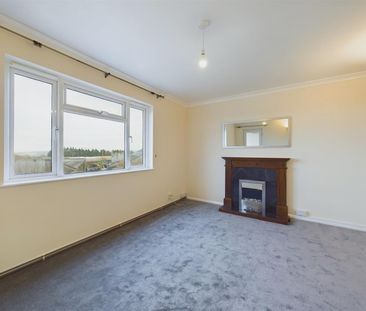 Two bed flat to rent in Trecarrell Close, Launceston, PL15 - Photo 3