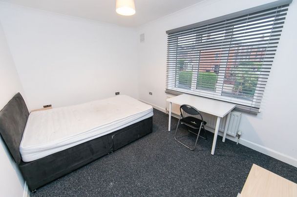 Marian Road, Woodhouse, Leeds - Photo 1