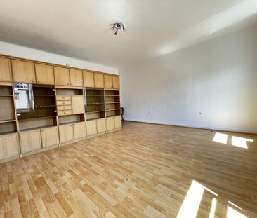 PROVISIONSFREI – Großzügige 2 Zimmer Wohnung mit extra Küche in unm... - Foto 1