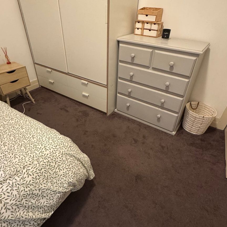 Caulfield North - Photo 1