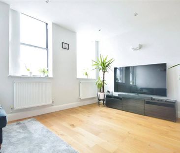 3 bedroom flat to rent - Photo 2