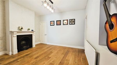 Claremont Road, Staines-upon-Thames, Surrey, TW18 3AS - Photo 3