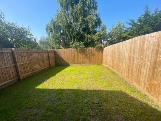 Julius Way, Nuneaton - - Photo 1