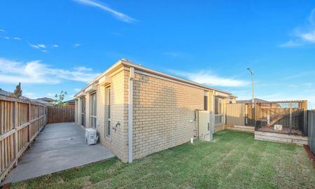 Modern 3 Bedroom Home in Tarneit - Photo 3